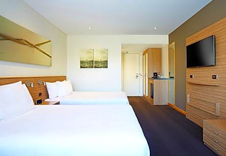 Crowne Plaza Canberra12